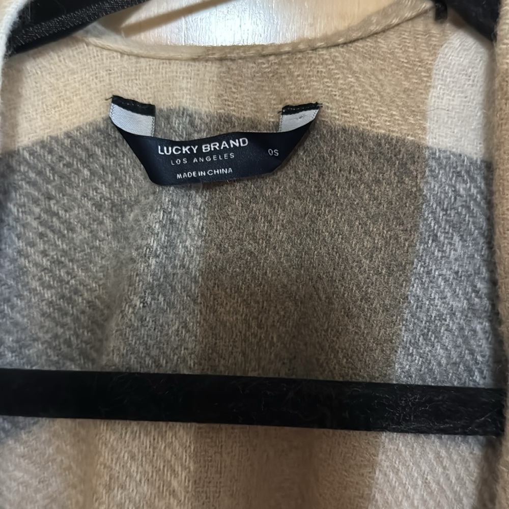 Flannel cape/wrap - Picture 2 of 3